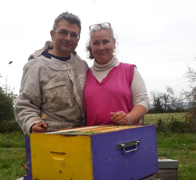 Régis et Sonia, apiculteurs