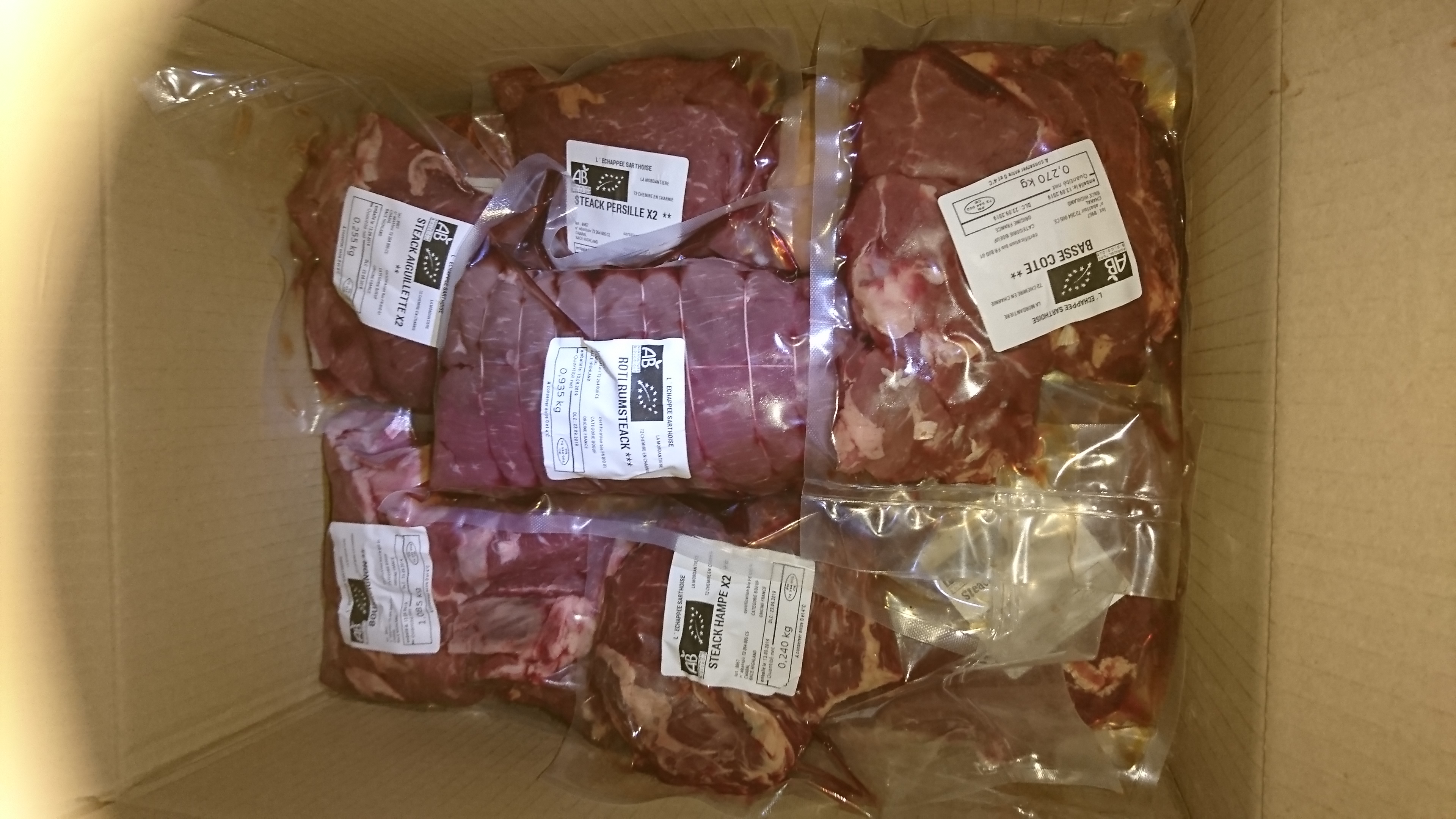 colis viande bovine d'highland cattle  bio mis en sachet sous vide pour l'échappée sarthoise