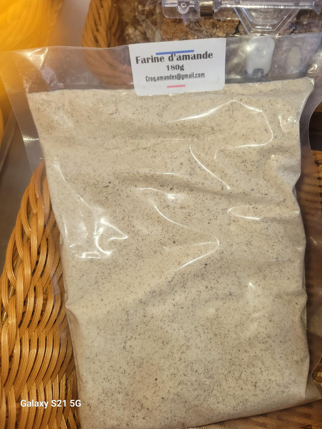 100 Farine d’amande complète 